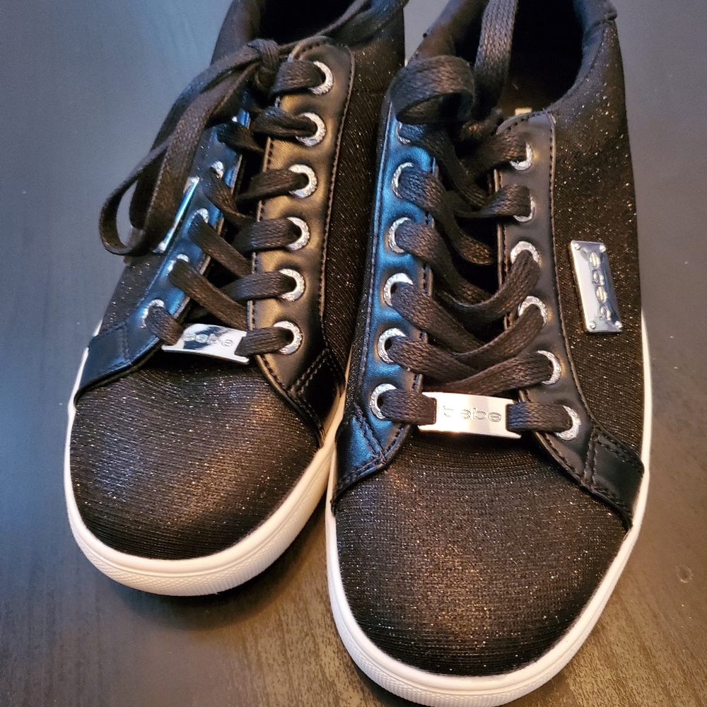 Bebe woman's shoes size 8 NWOT